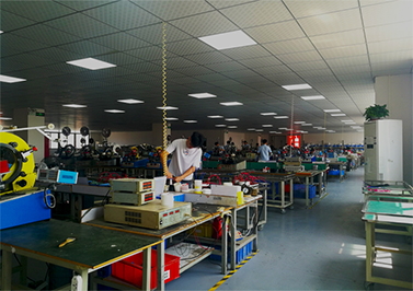 smt車(chē)間展示-廣東明豐電源電器實(shí)業(yè)
